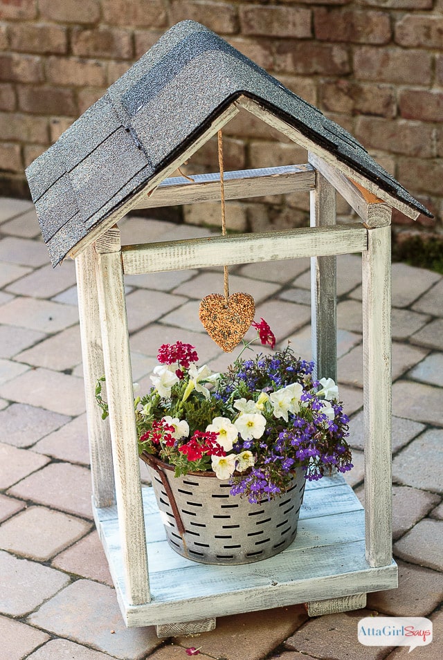 Bird feeder and planter made from 2x4 wood