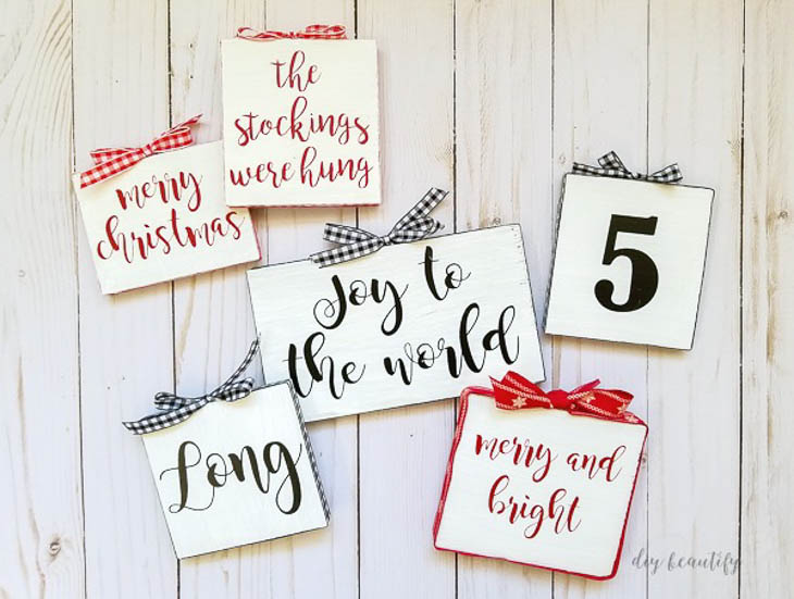 small scrap wood signs with holiday sayings
