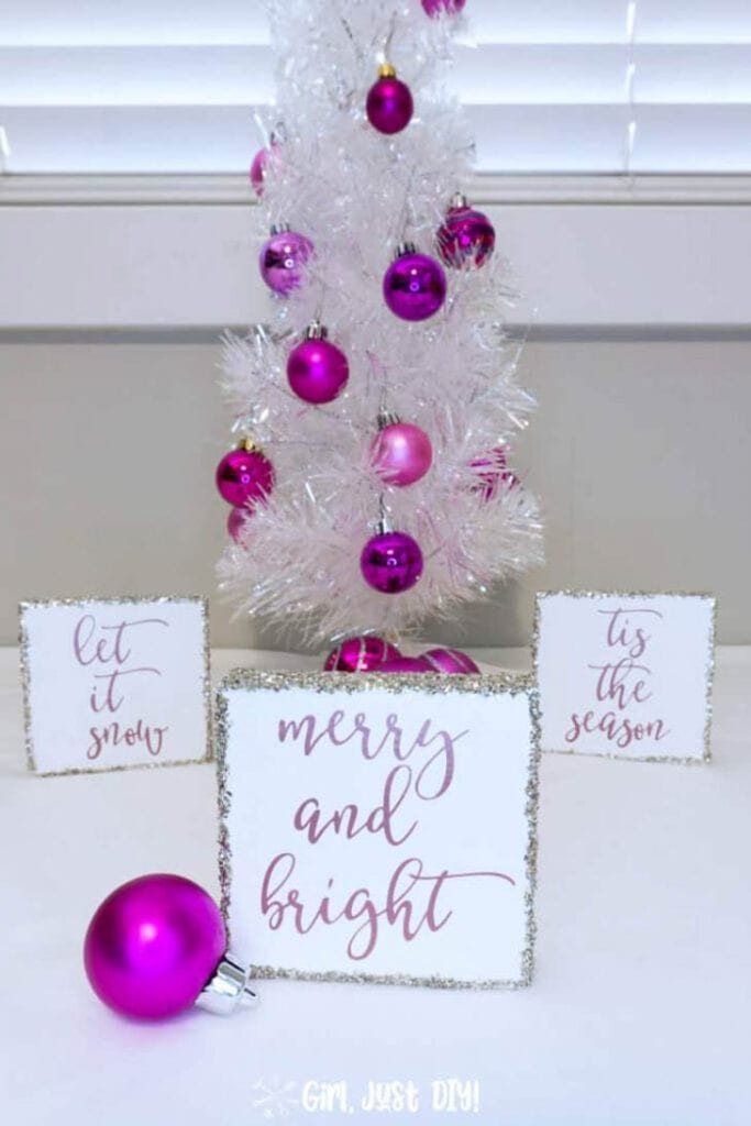 square scrap wood signs with holiday sayings 