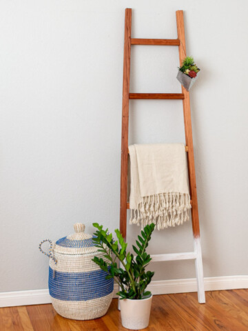 Learn how to make an easy DIY blanket ladder using only 2 power tools! Build it in under an hour with the step by step plans and video!
