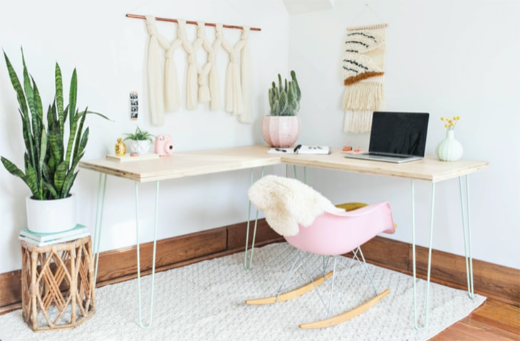 DIY desk with hair pin legs that can be set up in an L shape