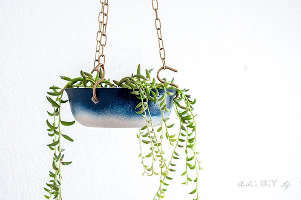 Hanging concrete planter with blue ombre painted effect makes the perfect DIY gift for plant lovers