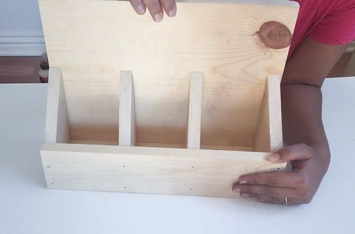 Wow! Can't believe how easy it it to make this DIY mail organizer