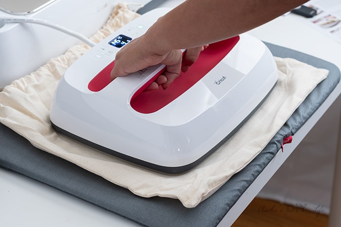 Using Easy Press 2 and easy press mat to iron on onto a canvas bag