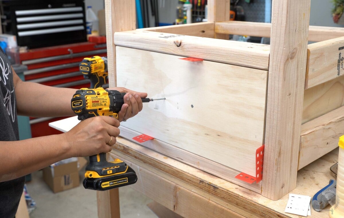 Attaching the drawer front to the drawer
