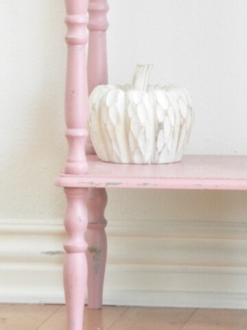 How to paint a shelf with Chalk mix