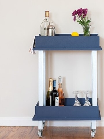 This old drawer repurpose idea will change the way you look at old drawers. Turn it into a DIY cart that can be used as a DIY bar cart or DIY coffee cart.