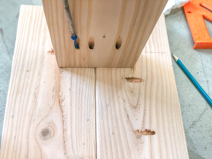 Attaching legs to the bench top using pocket hole screws