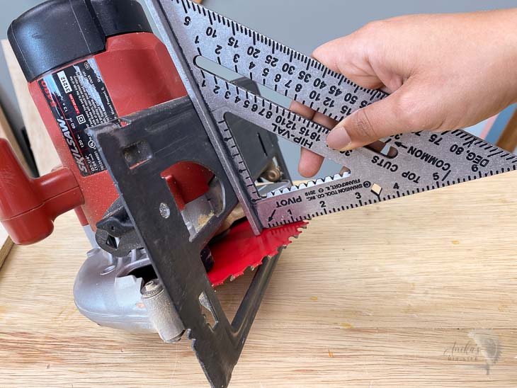 Adjusting the circular saw blade using a speed square